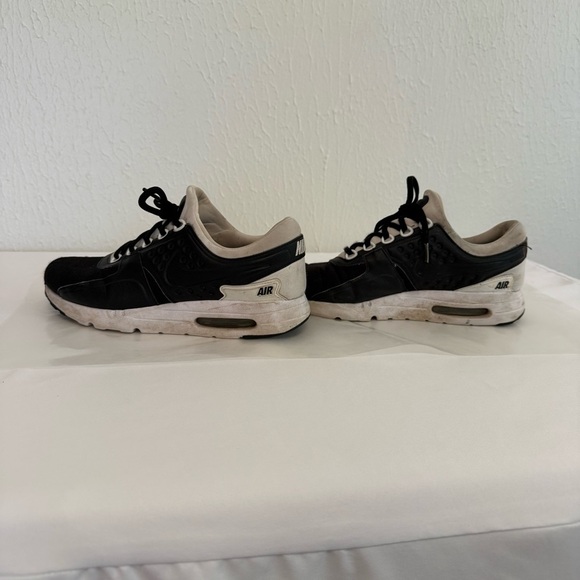 Nike Air Max Zero Black and White Sneakers with Modern Air Max Design - Picture 3 of 7